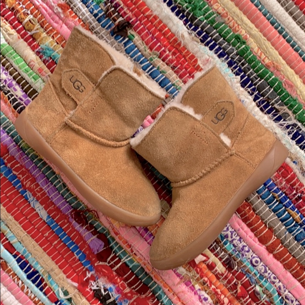 Toddler UGGS (Keelen)
